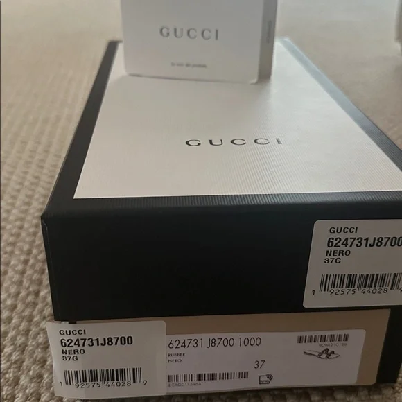 Gucci Black Rubber Chain Slide Sandals Size 37 | Logo Embossed Jelly Flats | NWT - Picture 5 of 7